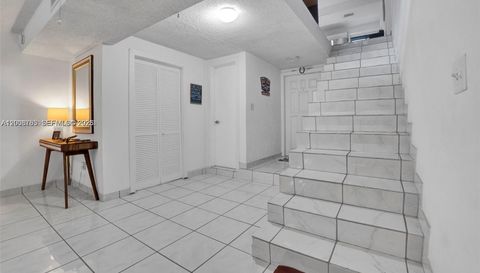 6821 Brookline Dr