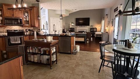 450 Chandler Ct