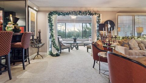 3076 Lexington Avenue N