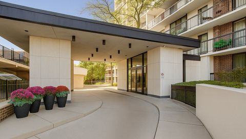 5901 N SHERIDAN Road