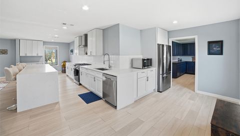 1609 Mesquite LN