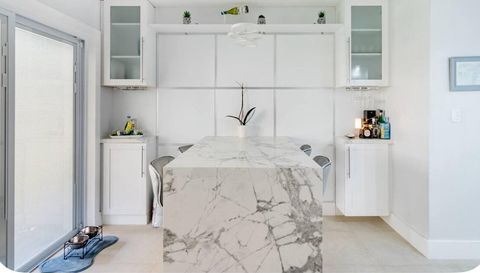 1305 W 53rd St APT 102