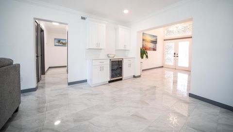 166 Bayside Dr