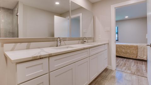 2760 N Hillbrier Cir