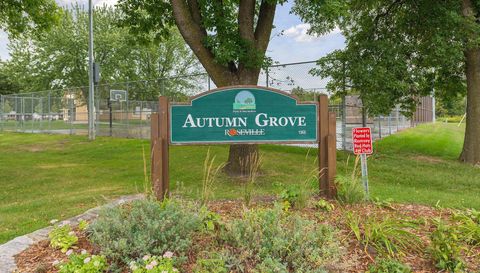 3076 Lexington Avenue N