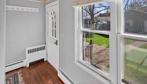 304 2nd Street N
