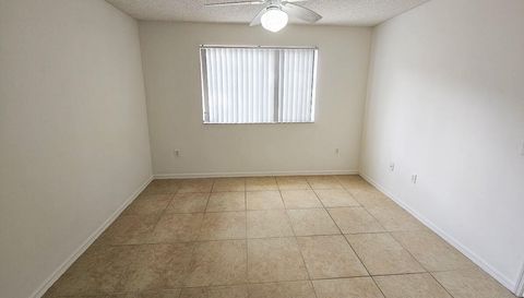 2033 SE 10th Ave Fort Lauderdale