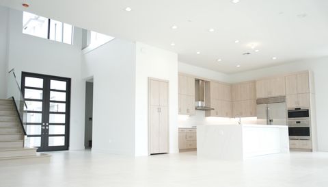 9516 Riverside Pk Dr