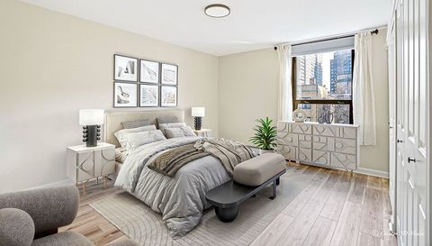 3900 N Pine Grove Avenue