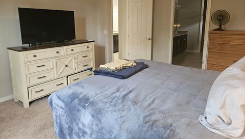 3264 Royal Gardens Ave