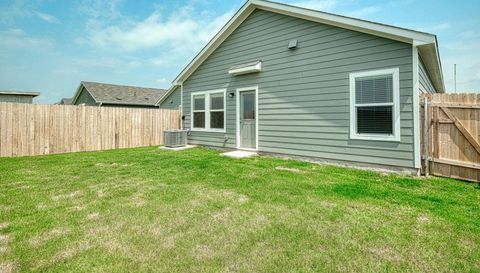 1123 Catfish LN