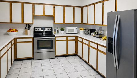 3930 S Roosevelt Blvd