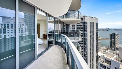 1000 Brickell Plz