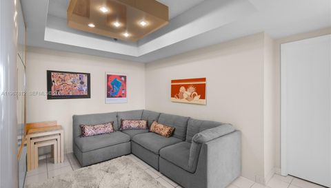 20281 E Country Club Dr