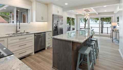 1725 White Cloud Drive N