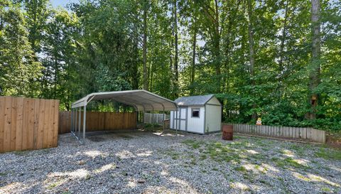 28 Coon Tail Rd