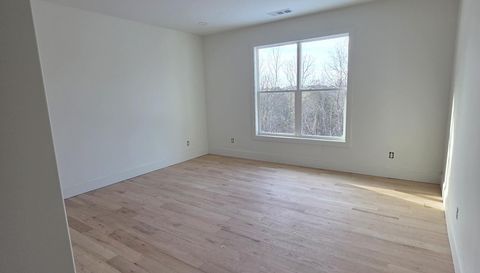 7048 Nichols Cove Dr