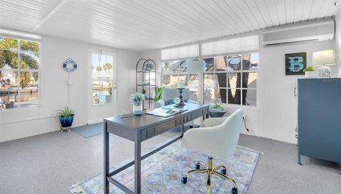 1015 SPINDLE PALM WAY