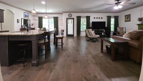96 Oak Leaf Way