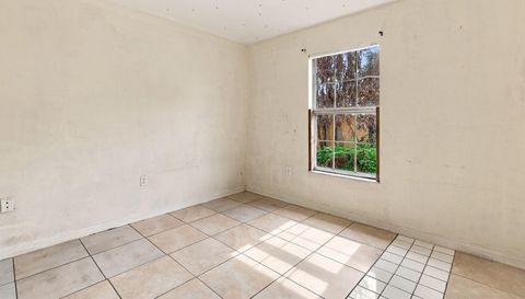 38407 Lowell Harris Wy