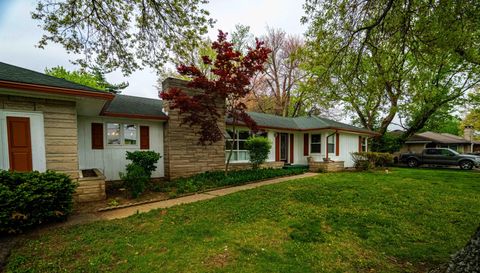 1609 Crestview Dr