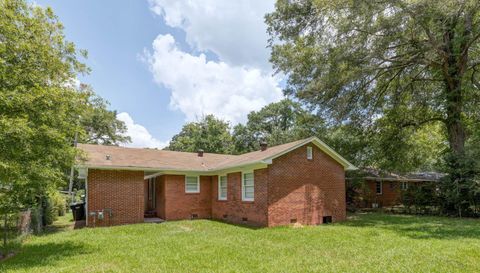 2864 Hawthorne Dr