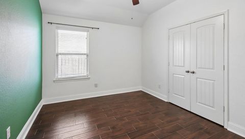 2124 Llerena Ln