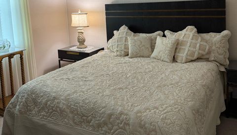 14061 Heritage Landing Blvd