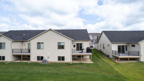 698 Shardlow Place NE