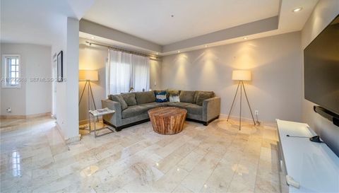 1413 Sunset Harbour Dr