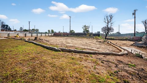 15221 Via De Las Olas