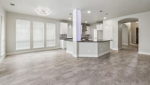 6412 Falcon Ridge Ln