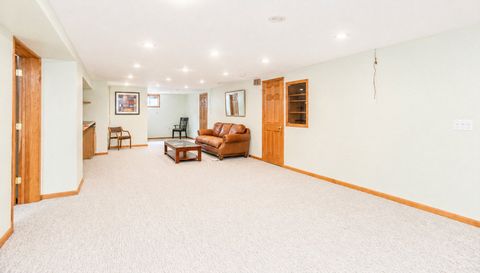 1368 Hunter Circle