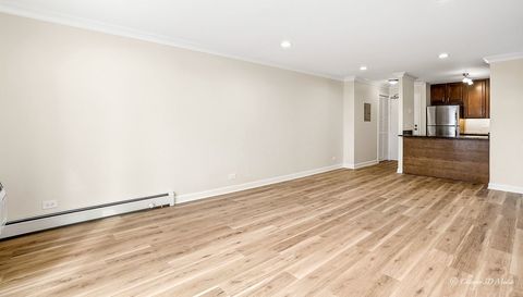 3900 N Pine Grove Avenue