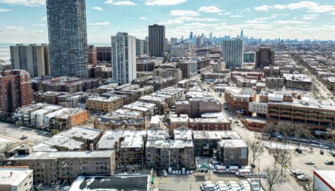 845 W Belle Plaine Avenue