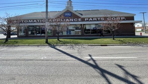 7701-7757 W Lawrence Avenue