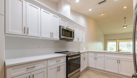 12235 SW KINGSWAY CIRCLE