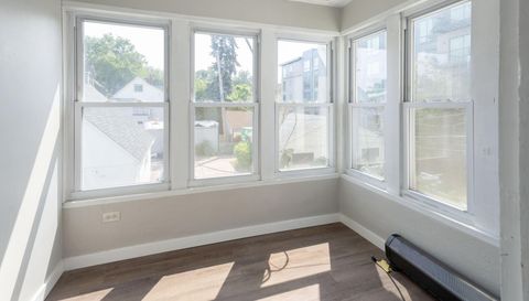 2815 Dupont Avenue S