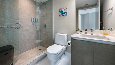 300 Sunny Isles Blvd