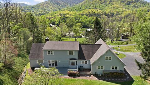 29 Small Mountain Dr