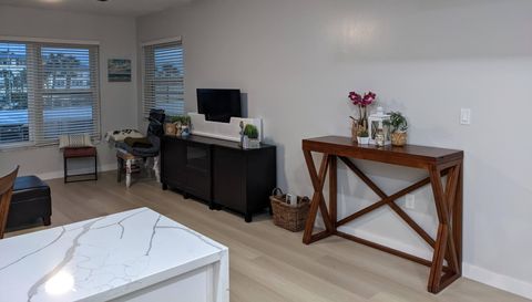 3806 Gulf Of Mexico Dr