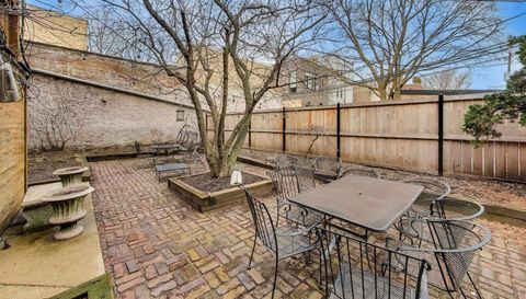 1214 W Webster Avenue