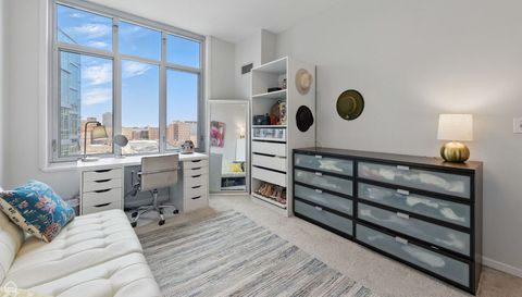 1134 W Granville Avenue