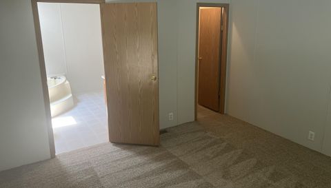 415 Crimson King Cir