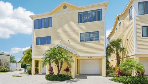 660 CEDARS COURT
