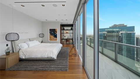 1300 Brickell Bay Dr