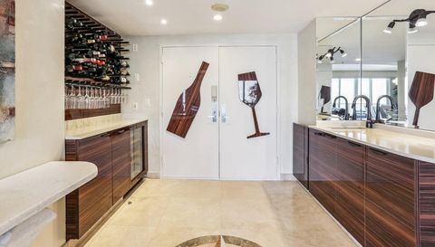 1800 Sunset Harbour Dr