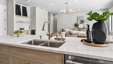 1326 W NEW HAMPSHIRE STREET