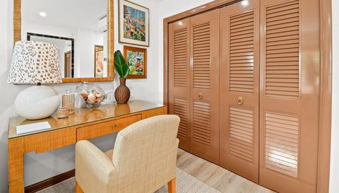 455 Australian Avenue