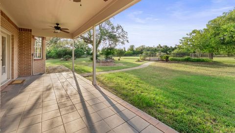 320 Woodland Oaks TRL